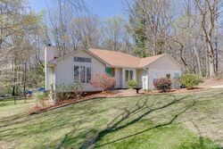  Hidden Oaks Dr, Flowery Branch GA