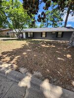  Colonial Dr, Athens TX