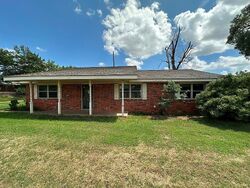  W Lakeview Rd, Elk City OK