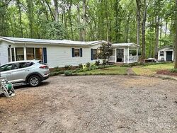 Foreclosure Listing in Highway 55 E CLOVER, SC 29710