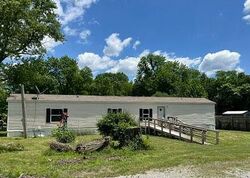  S Maple St, Carterville MO