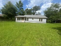  Tanner Ave, Cleveland TX