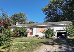  Highway Dr, Saint Clair MO