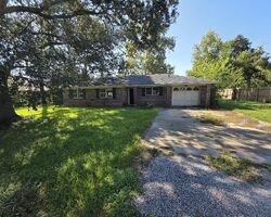  Dwyer St, Angleton TX