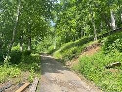  S Us Highway 19 E, Newland NC