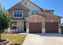  Foxglove Dr, Lockhart TX