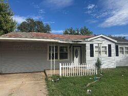  S Hazelwood St, Spearman TX