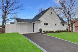  Deep Ln, Wantagh NY