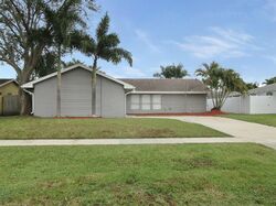  Fox Valley Trl, Lake Worth FL