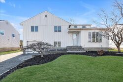 Foreclosure in  CIRCLE DR Syosset, NY 11791