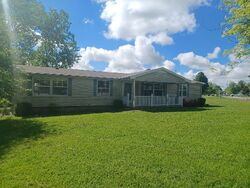  S 8th St Sw, Clay City IL