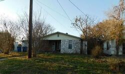  W Crockett St, Beeville TX