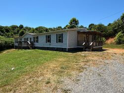  Pinecrest Dr, Loudon TN