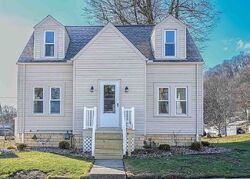 Foreclosure Listing in CHAPMAN AVE NEWCOMERSTOWN, OH 43832