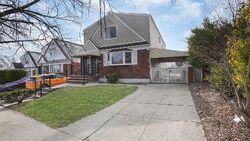 Foreclosure in  200 ST Saint Albans, NY 11412
