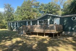  E Divide Rd, Bluford IL