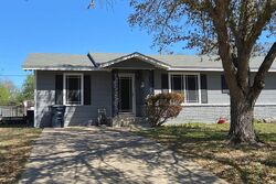  Woodlawn St, Sinton TX