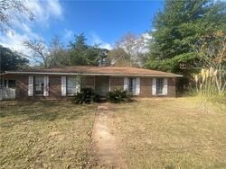Foreclosure in  Lumsden Battery Cir W Mobile, AL 36619