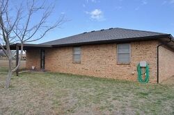  Cheyenne Dr, Comanche OK