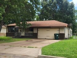 Foreclosure in  W CHESTNUT ST Skiatook, OK 74070