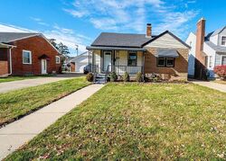  15th St, Wyandotte MI