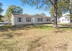  N Oak St, Hoffman IL