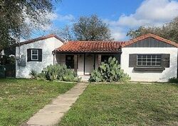  E 6th St, Alice TX