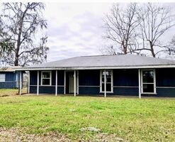  E Taylor Lake Cir, Livingston TX