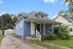  E 16th St, Holland MI