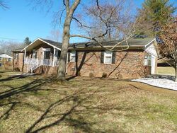  S Arrowhead Dr, Mc Minnville TN