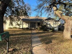  E Meredith St, Marshall TX
