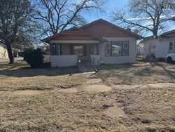 Foreclosure in  Pearl Ave Wichita Falls, TX 76301