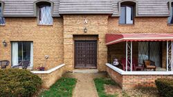  Country Club Dr Apt, Newark OH