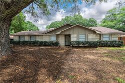  N Meyer St, Sealy TX