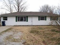  Shartell Dr, Neosho MO
