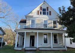  W Main St, Wakefield VA