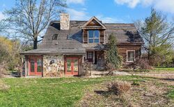  Valley Ln, Chester Springs PA