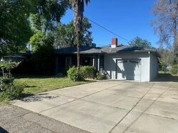  E Bonnyview Rd, Redding CA