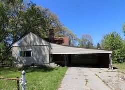  Roberts Dr, Flint MI