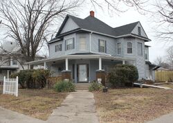  W 2nd St, Coffeyville KS