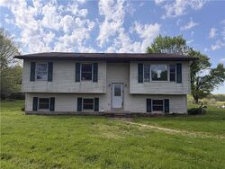  Stoneboro Rd, Grove City PA