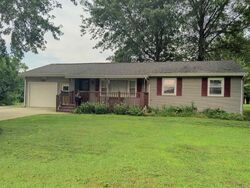 Foreclosure in  N WEST ST Cambridge, IL 61238