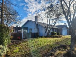 Pre-foreclosure in  GREEN PARK DR Central Point, OR 97502