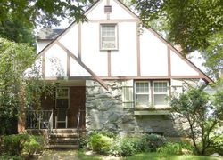 Pre-foreclosure Listing in MAYFAIR CT FREEPORT, NY 11520
