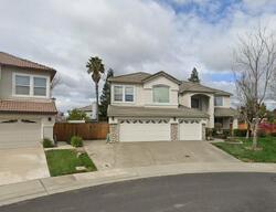 Pre-foreclosure in  MARINA COVE CIR Elk Grove, CA 95758