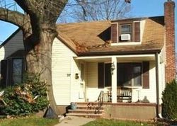 Pre-foreclosure Listing in TURNURE ST BERGENFIELD, NJ 07621