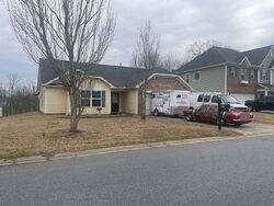 Pre-foreclosure in  LANSDOWNE ST Duncan, SC 29334