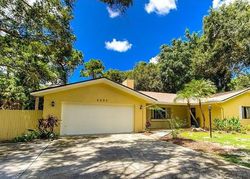 Pre-foreclosure in  PINE MEADOW TER Sarasota, FL 34233
