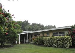 Pre-foreclosure in  COCKLESHELL DR Sarasota, FL 34231