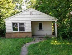 Pre-foreclosure Listing in W LATROBE ST PEORIA, IL 61605
